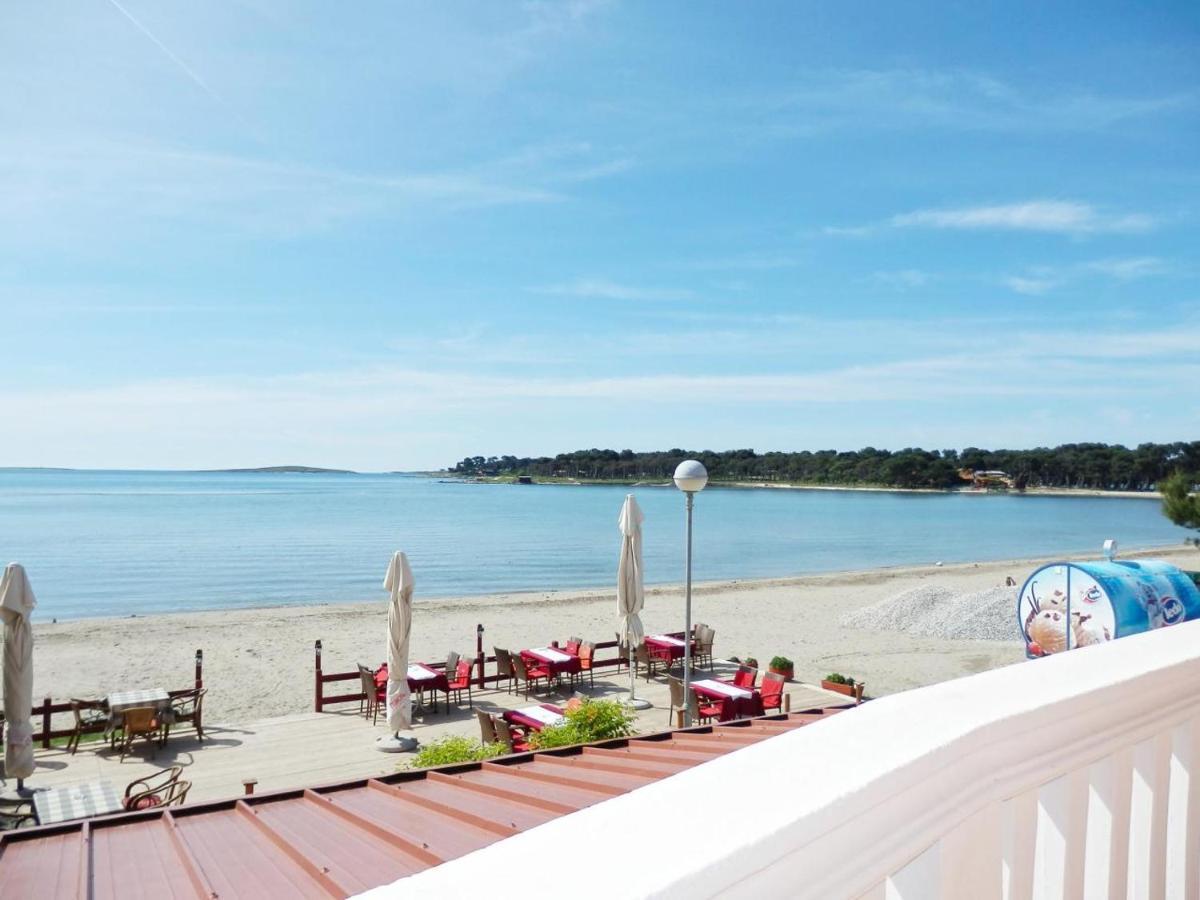 Idila Sea Front Apartments Medulin Ngoại thất bức ảnh